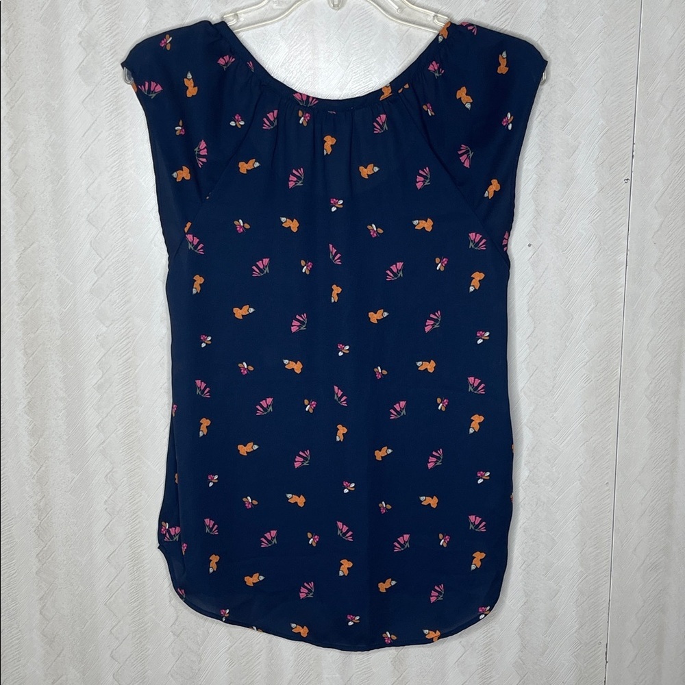 🆕 ❤️ LOFT Dark Blue Floral Blouse Size XS - Picture 3 of 4
